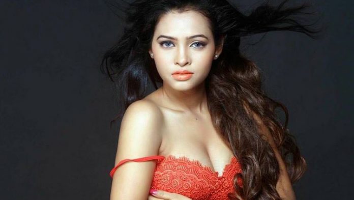 Actress Geetha Shah Photos