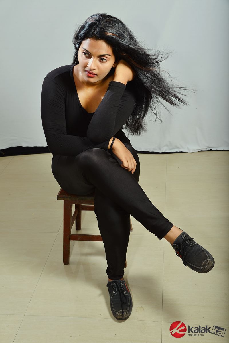 Actress Meenakshi Gallery