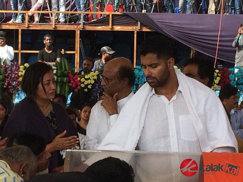 Celebs Pay Last Respects To Kannada Actor Ambareesh Photos