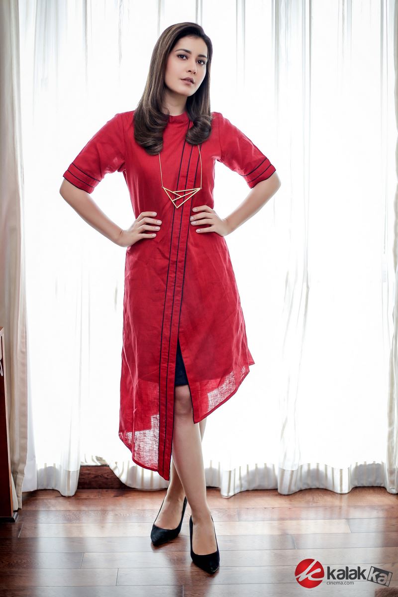Actress Rashi Khanna New Photos