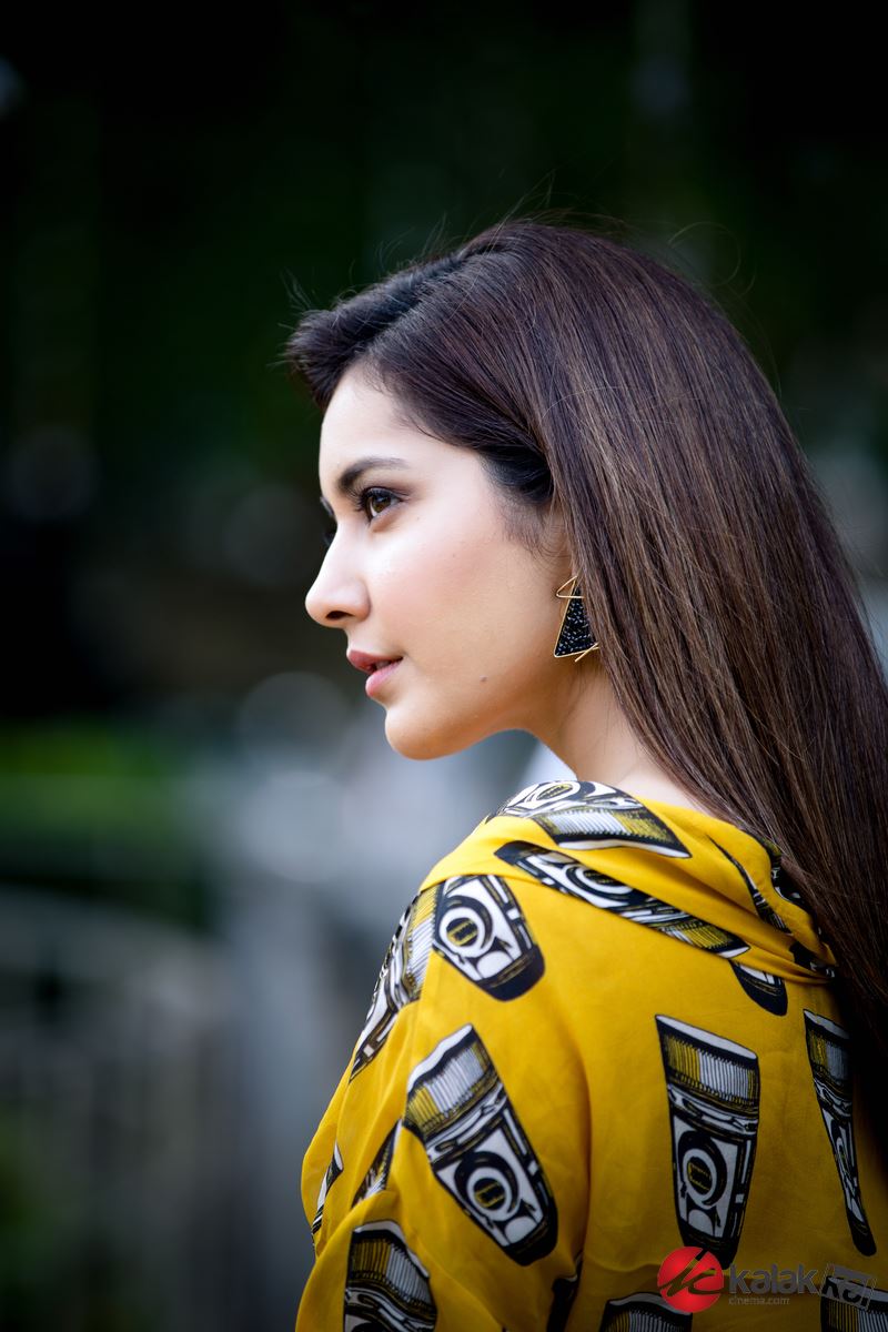 Actress Rashi Khanna Photos