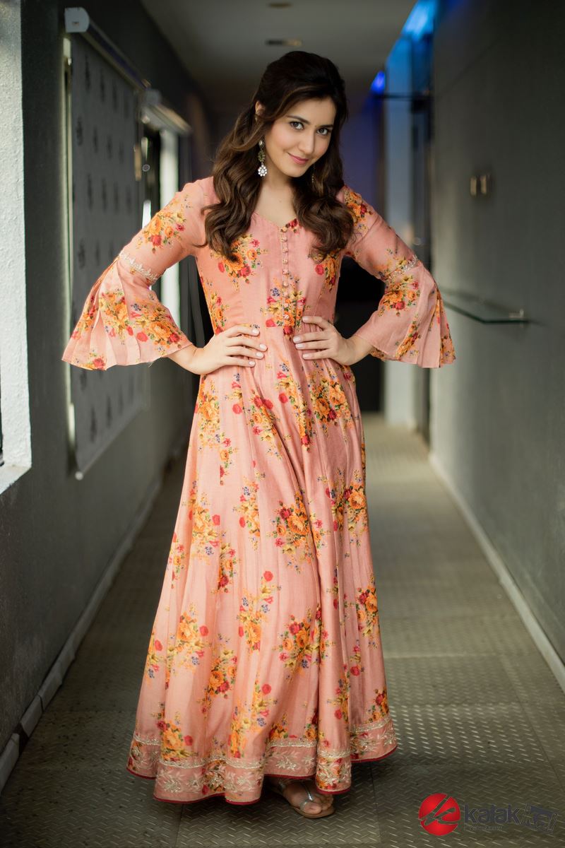 Actress Rashi Khanna Photos