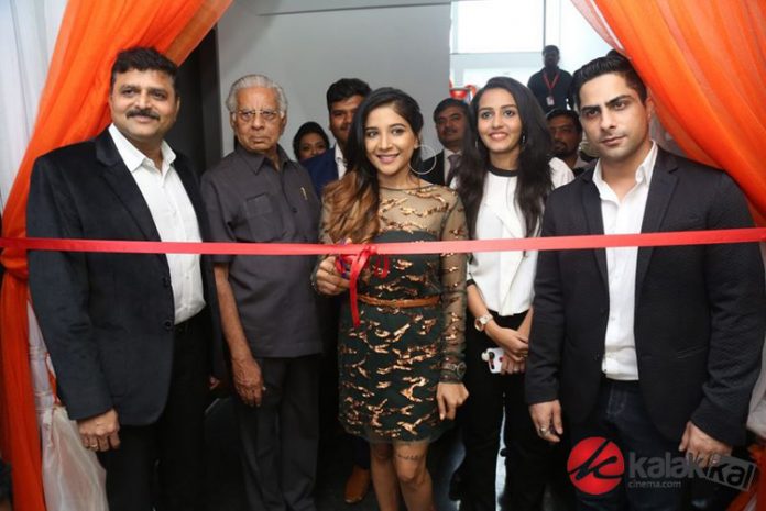 Actress Sakshi Agarwal launched Supreme Living Furniture Showroom Novak Photos