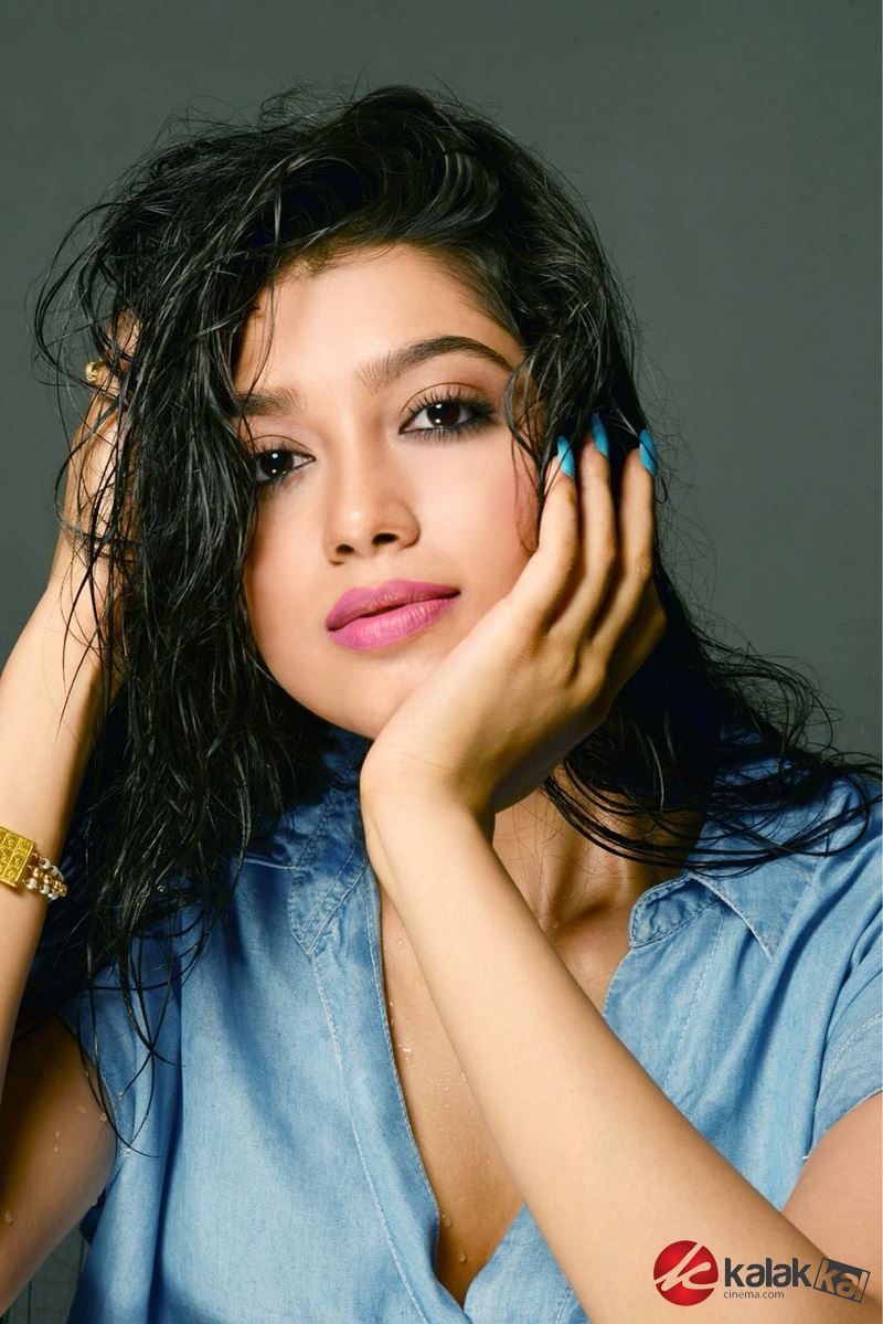 Actress Digangana Suryavanshi Stills