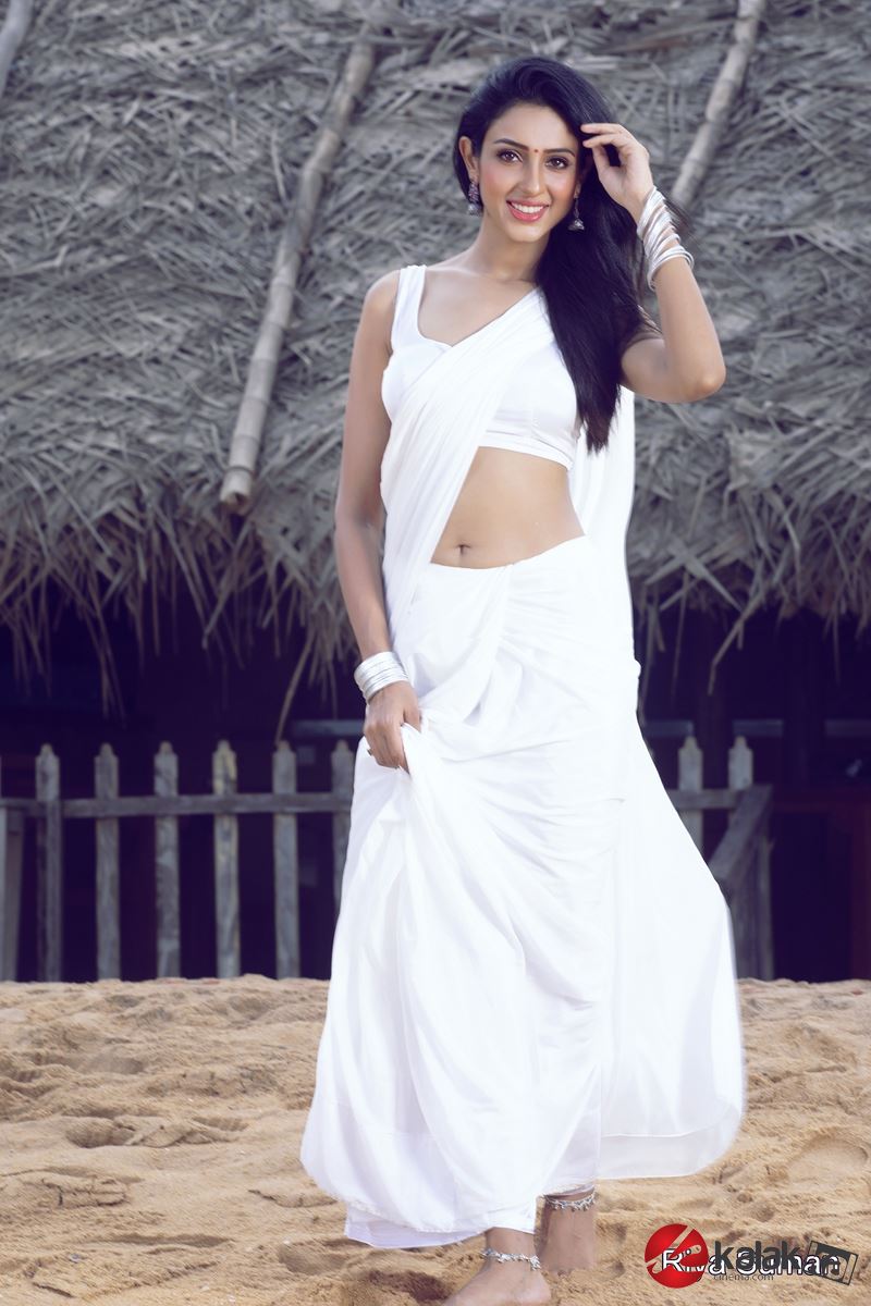 Actress Riya Suman Photos