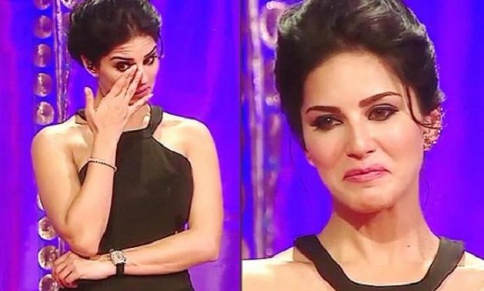 Sunny Leone Crying :