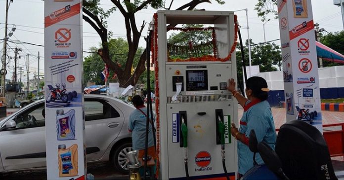 Today Petrol Price : Chennai, India, Tamil nadu, Mumbai, Diesel prices have been fixed at Rs 69.96 a liter without any change from yesterday's price.
