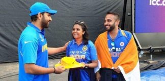 Rohit Sharma gives gift to injured fan : Sports News, World Cup 2019, Latest Sports News, World Cup Match, India, Sports, Latest News