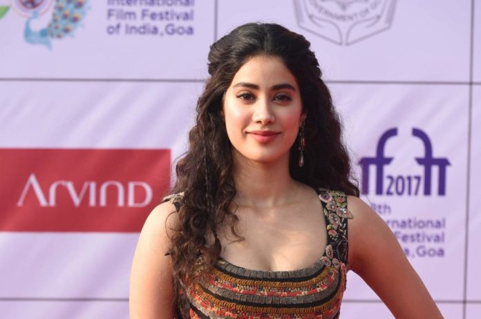 Actress Photoshoot in Award Function : Click to See the Photos | Kollywood Cinema News | Bollywood Cinema news | Bollywood Actress Photos