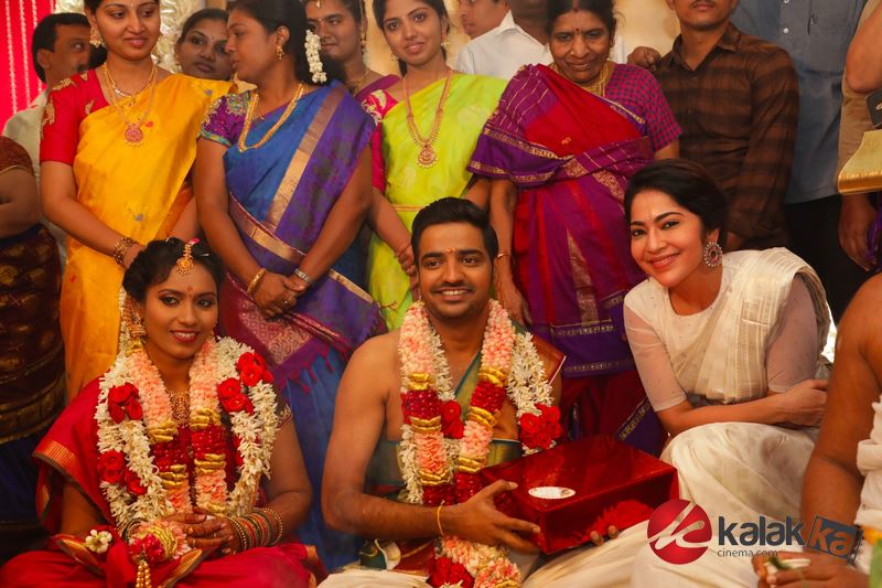 Actor Sathish Wedding Stills