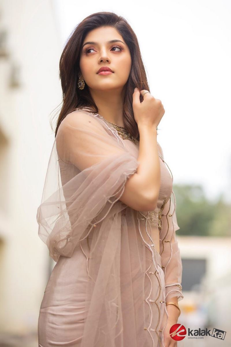 Actress Mehreen Pirzada Photos