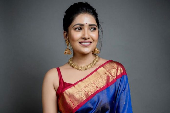 Actress Vaani Bhojan Latest Photos