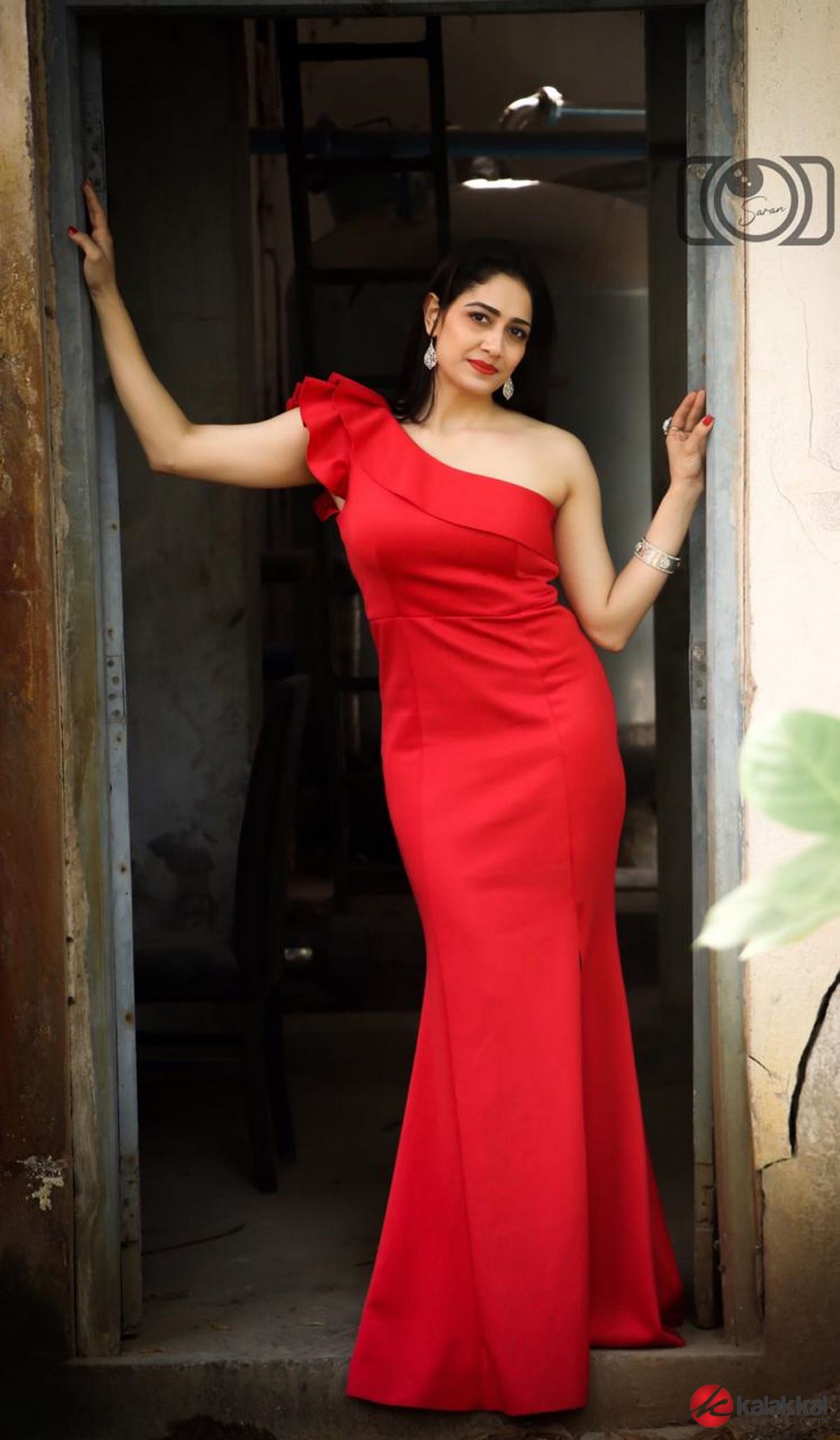 Actress Komal Sharma Photos