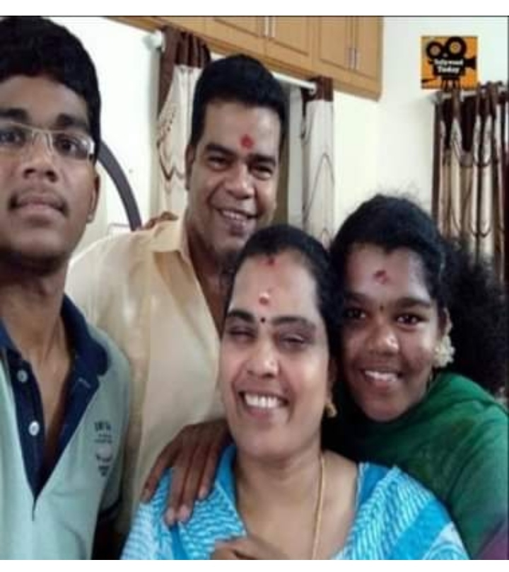 Actor Ponnambalam Family Photo