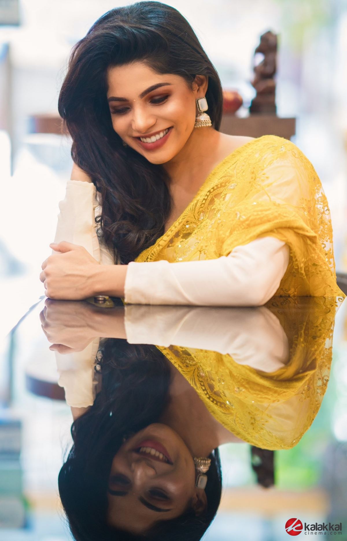 Actress Divya Bharti Photos