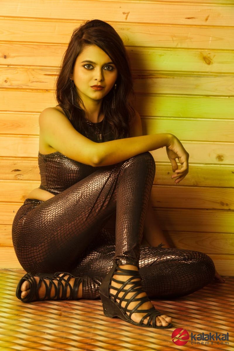 Actress Reena Latest Photo Shoot