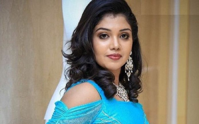 Actress Riythvika Reply to Fan