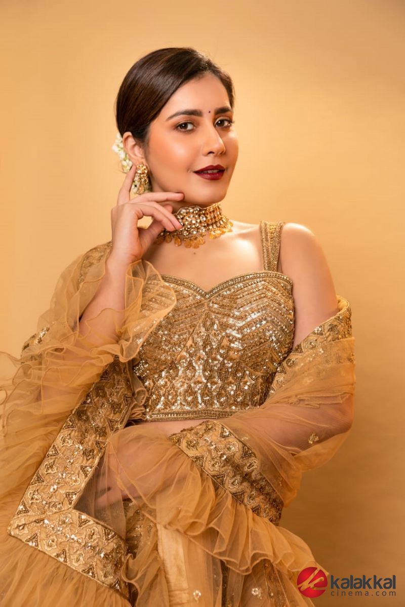 Actress Raashi Khanna Latest Photo Shoot