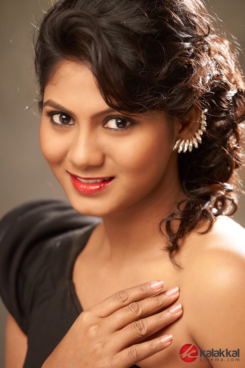 Actress Shruti Reddy Images