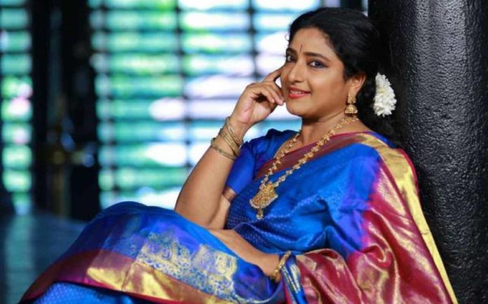 Actress Praveena Young Photos