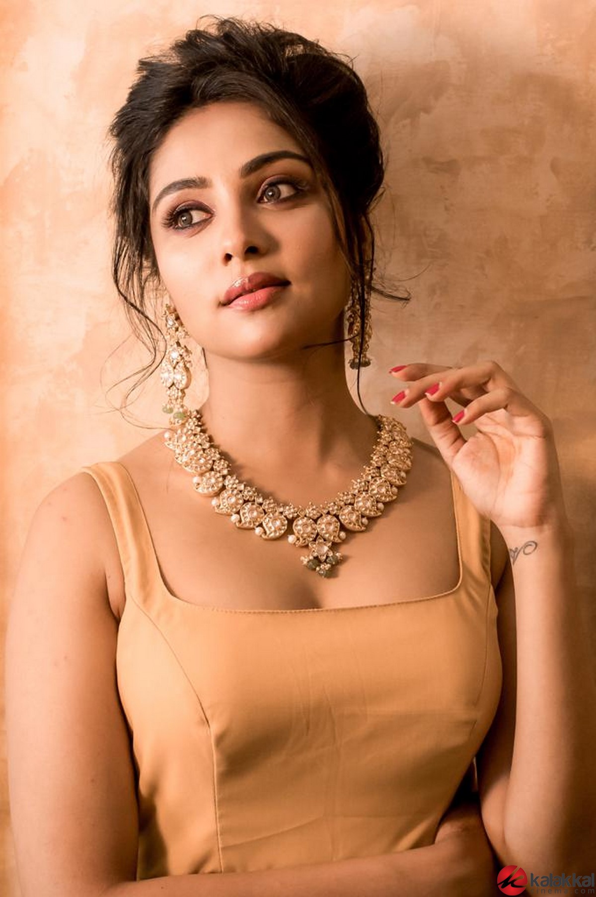 Actress Smruthi Venkat Latest Stills 