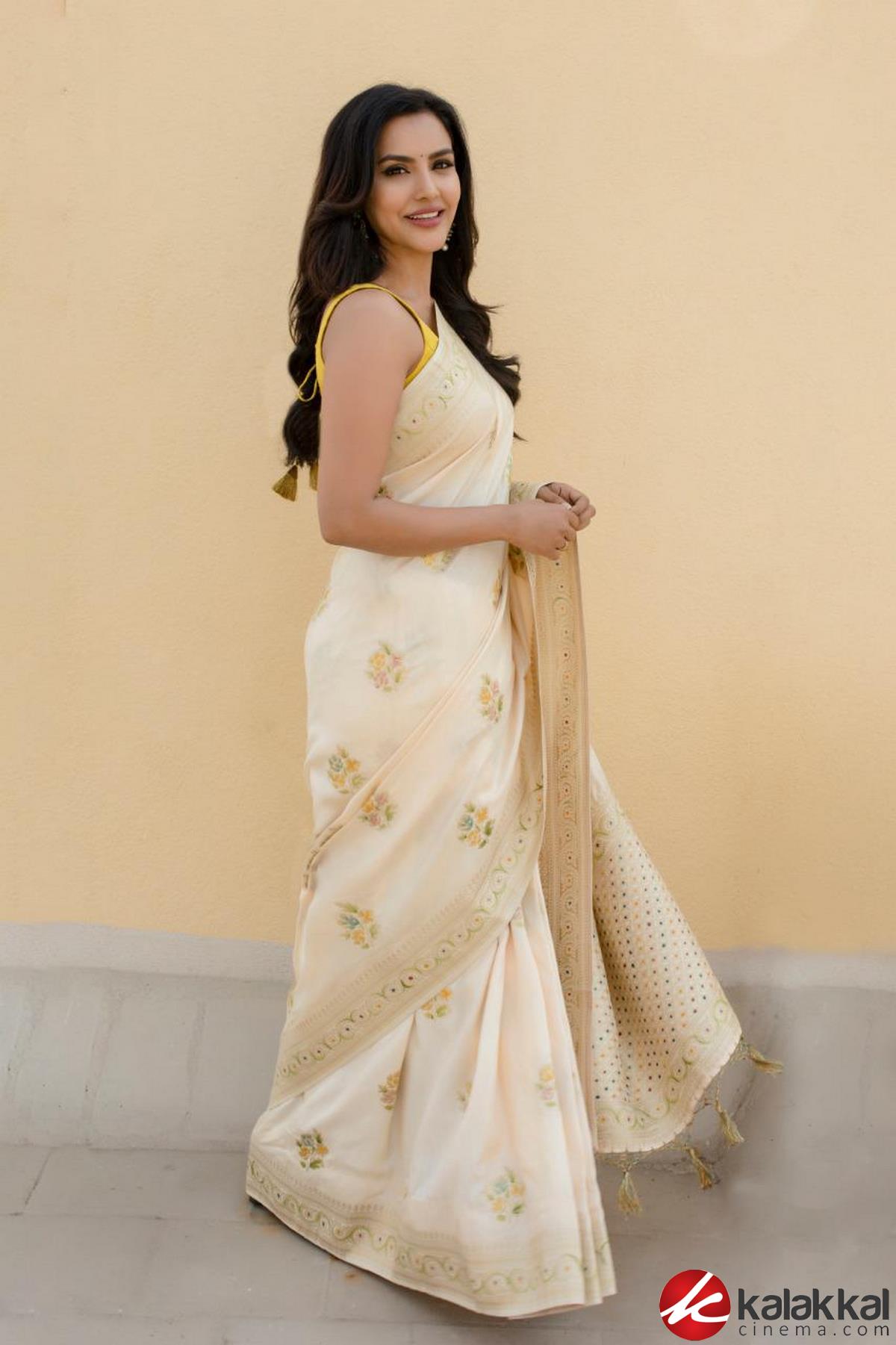Actress Priya Anand Latest Photos 