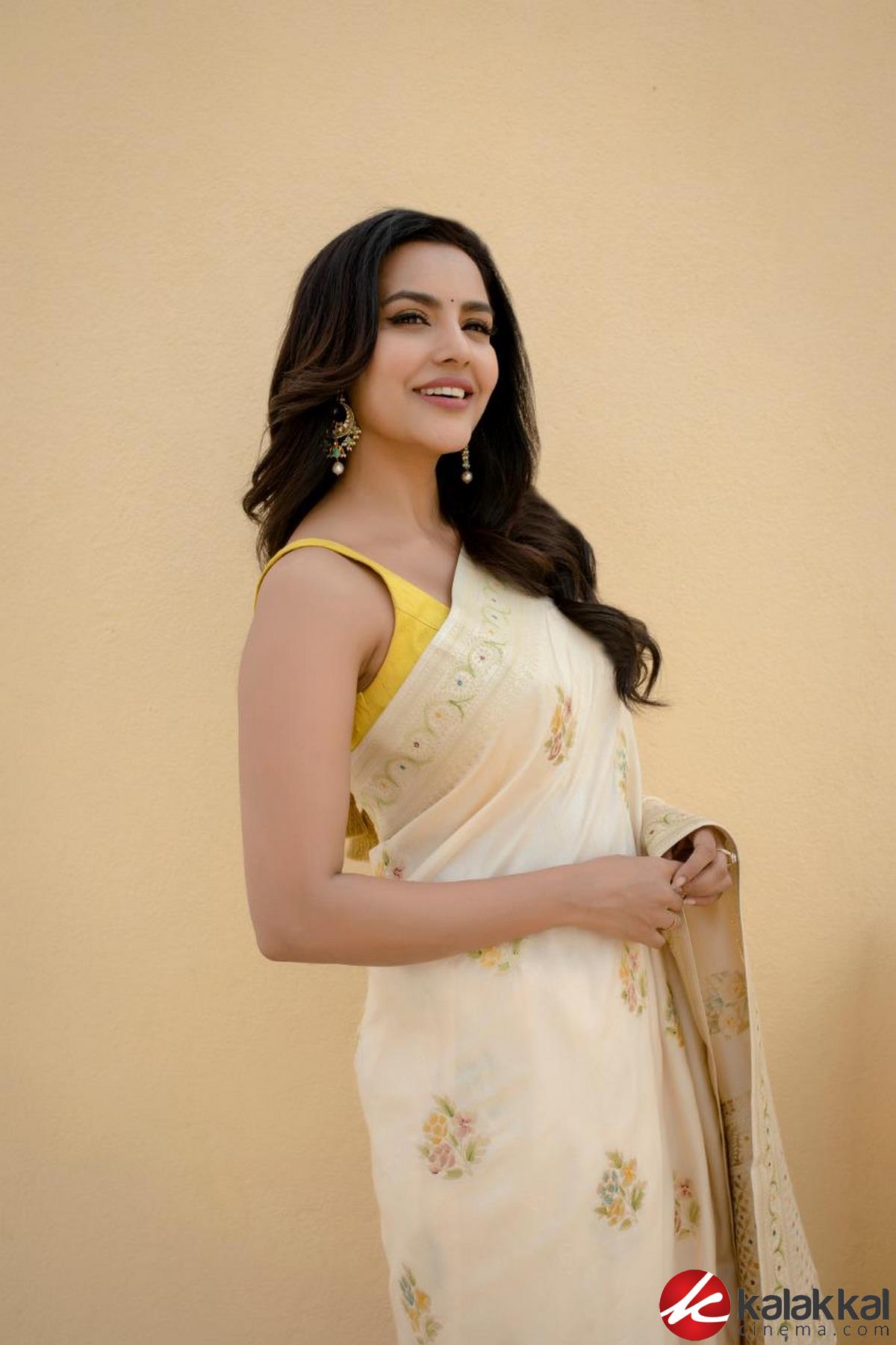 Actress Priya Anand Latest Photos 