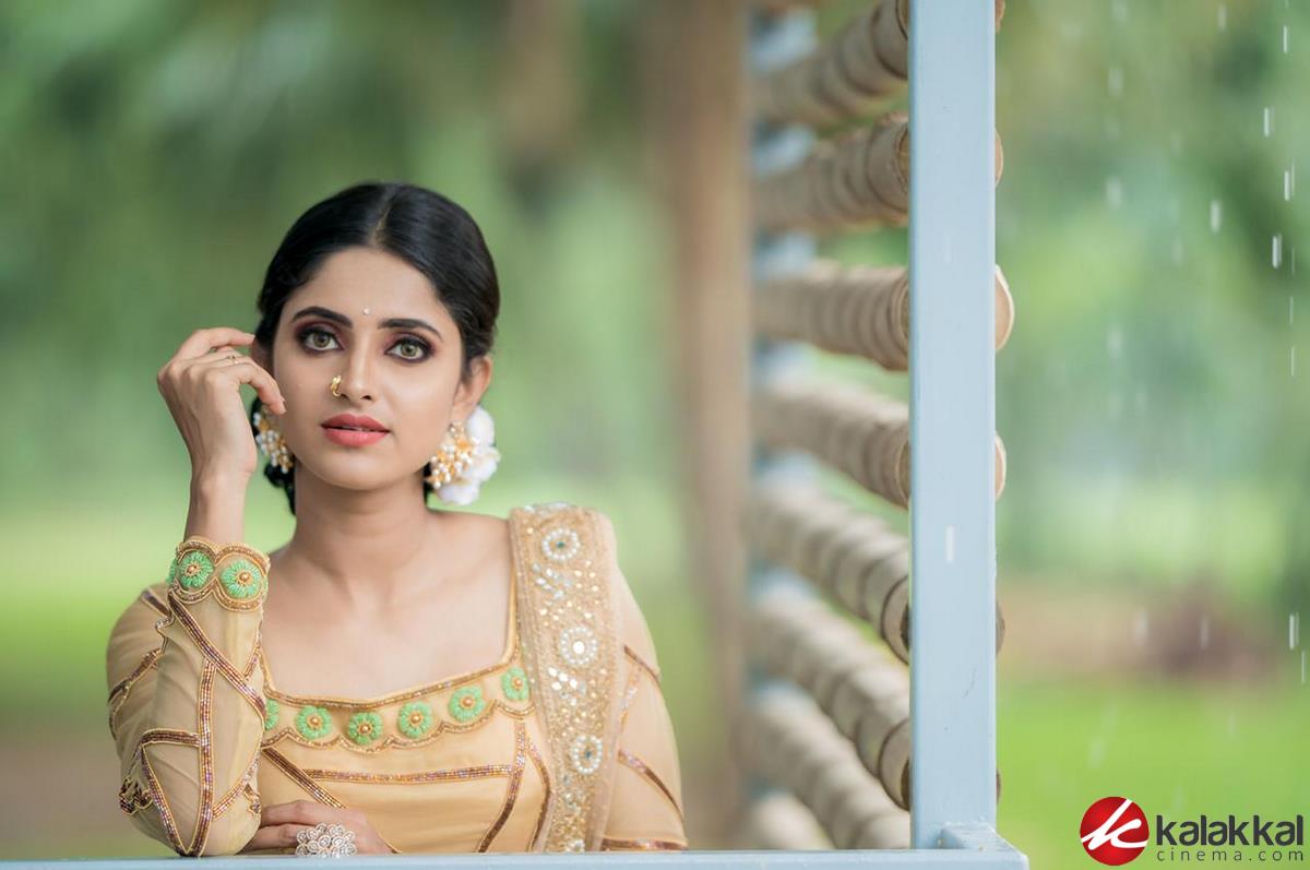 Charming Beauty Actress Ayesha Latest Photoshoot Stills