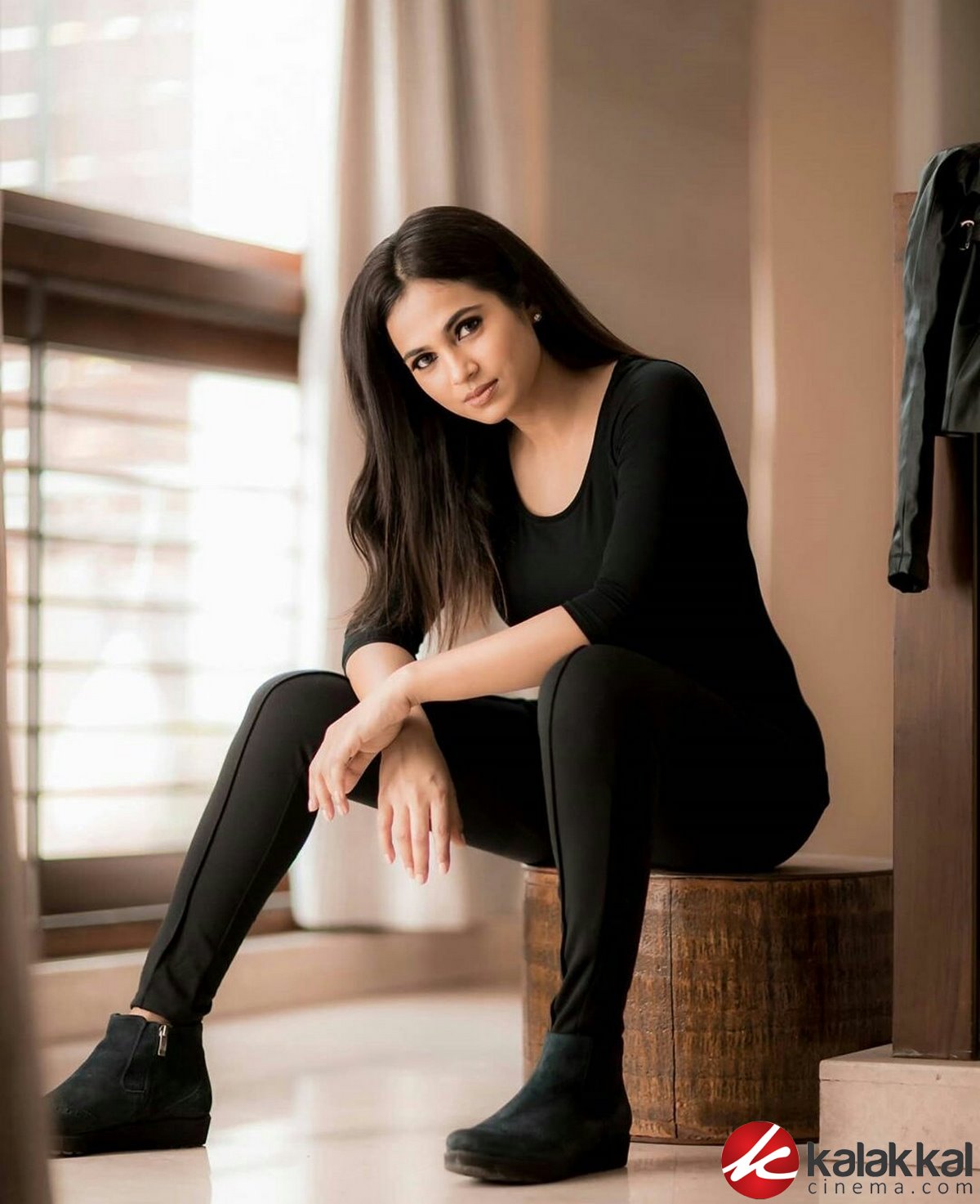 Stylish Look of Beautiful Actress Ramya Pandiyan Latest Photos