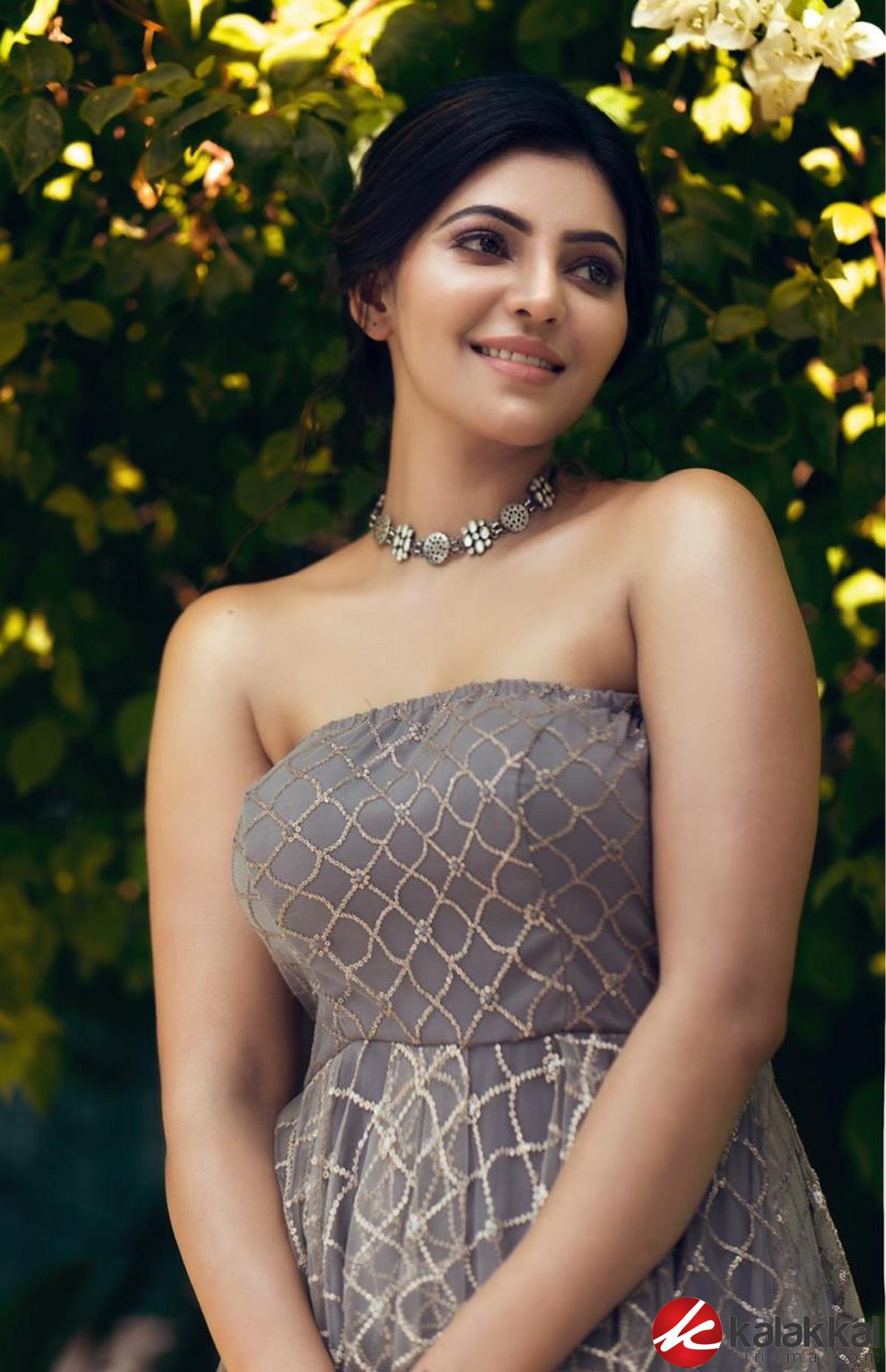 Actress Athulya Ravi Latest Photos 