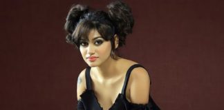 Actress Oviya Photos