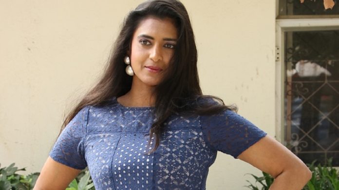 Actress Kasthuri Daughter Photos