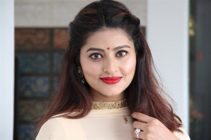 Actress Sneha Without Makeup Photos