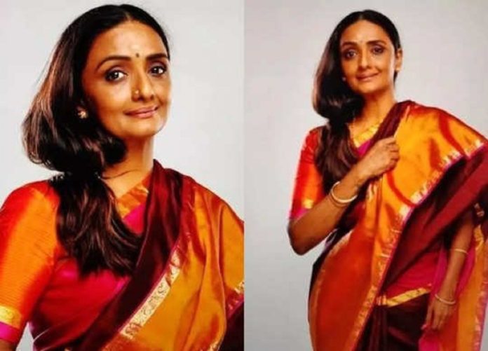 Actress Santhi Priya Photos