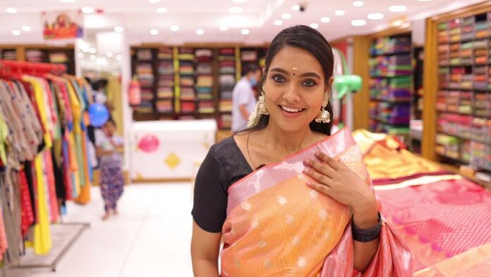 Pavithra Janani Onam Special Shopping