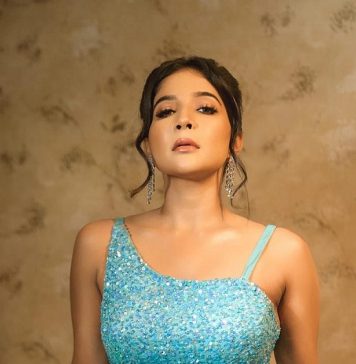 Sakshi Agarwal Riding the wave of style in these latest photoshoot