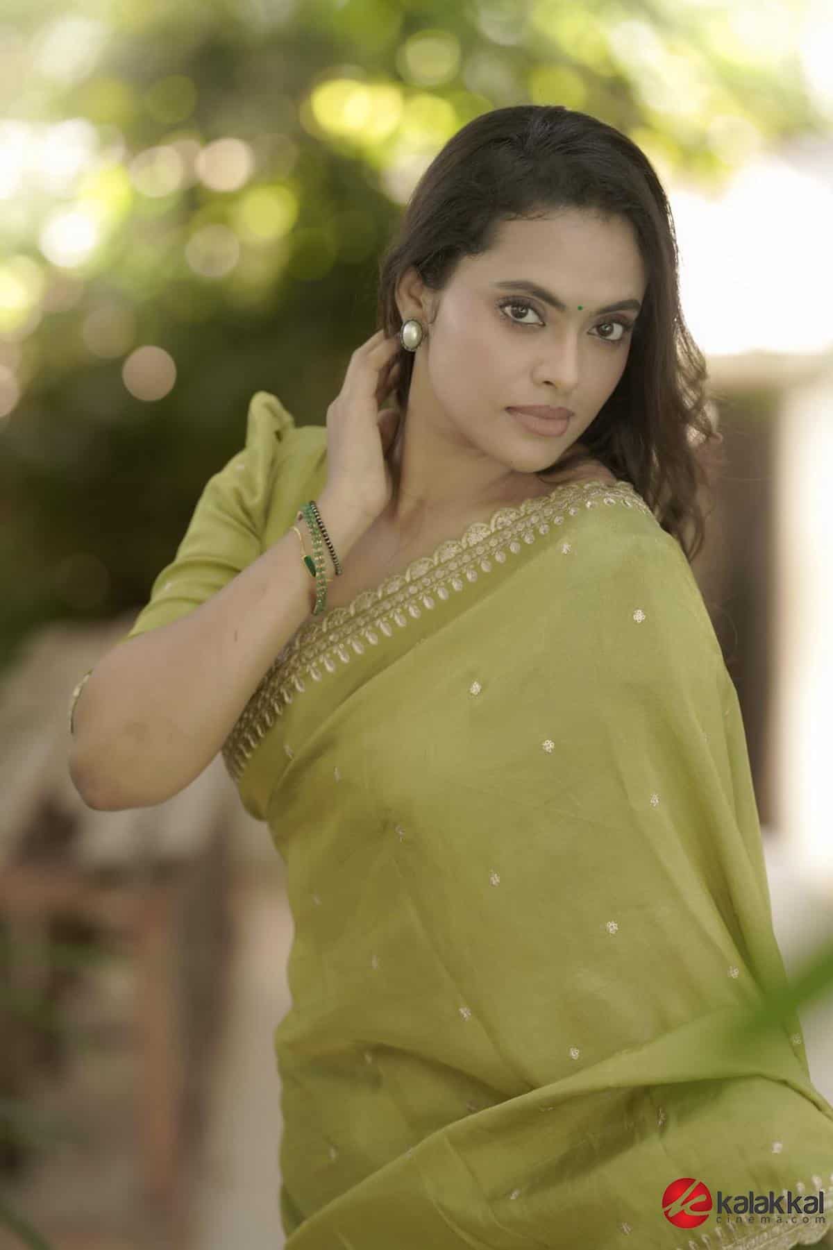 Actress Yamuna Chinnadurai Latest Photoshoot