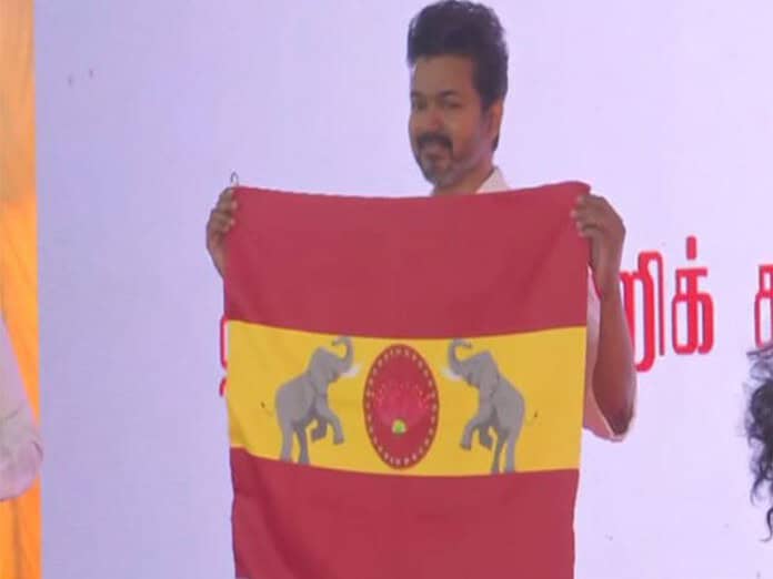 thalapatyhy vijay hoisting the official flag